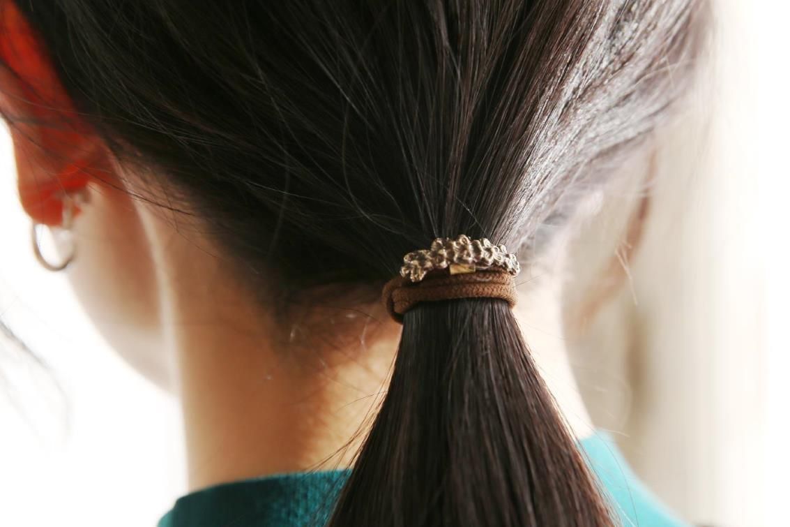 ヘアゴム H124 サヌ・バイさんのヘアゴム - ネパリ・バザーロの通販ショップ「ベルダ