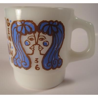 Fire King ץ mug