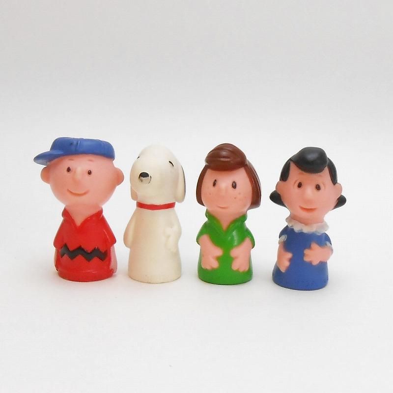ヴィンテージ・スヌーピーと仲間たち・ソフビ製フィギュア・4体セット