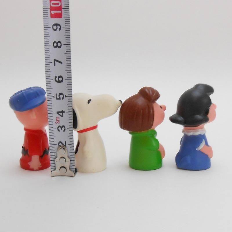 ヴィンテージ・スヌーピーと仲間たち・ソフビ製フィギュア・4体セット