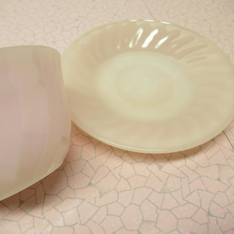 ファイヤーキング・ピンクスワール・カップ＆ソーサー【A