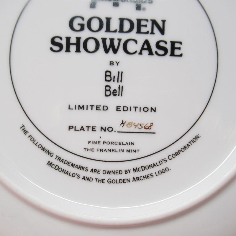 マクドナルド Bill Bellイラストthe Golden Showcase 磁器製絵皿 ホルダー付 マクドナルド Bill Bellイラストthe Golden Showcase 磁器製絵皿 ホルダー付