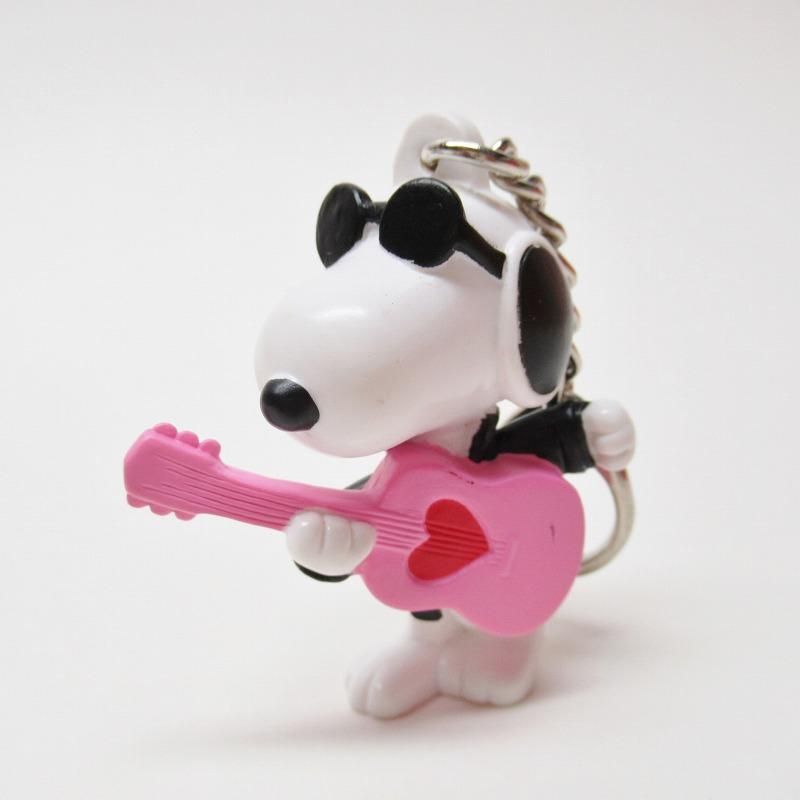 スヌーピー キーホルダー バレンタイン Pvc Joe Cool ピンクギター スヌーピー キーホルダー バレンタイン Pvc Joe Cool ピンクギター