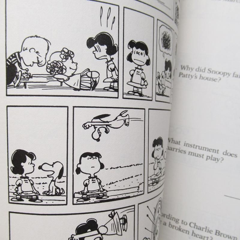 スヌーピーコミックブック The Peanuts Trivia Reference Book クイズブック スヌーピーコミックブック The Peanuts Trivia Reference Book クイズブック