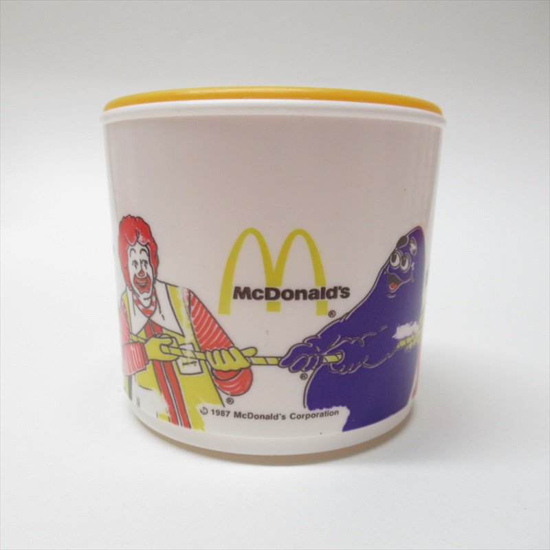 マクドナルド プラスチック製 マクドナルドキャラクターの綱引き マグカップ 蓋付 E