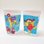プラスチック＆メラミン食器  マクドナルドプラスチックカップ2個セット 1996年ジャグリングロナルドとバーディー＆ローラースケートグリマス