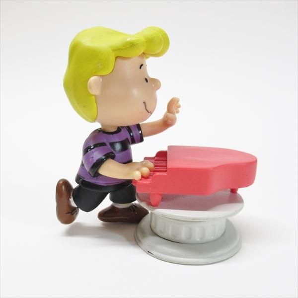 スヌーピーと仲間たち PVCフィギュアトイ シュローダー 赤いピアノ
