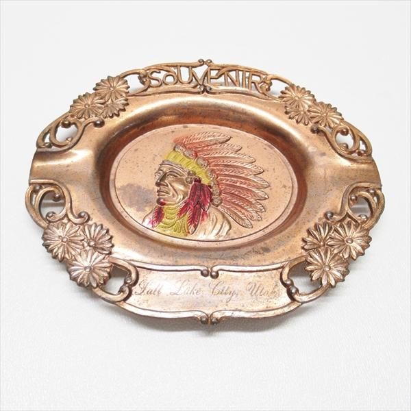 スペイン製　彫金の灰皿　アッシュトレイ　王冠　騎士　ライオン　紋章　アンティーク スペイン製 彫金の灰皿 アッシュトレイ 王冠 騎士 ライオン 紋章