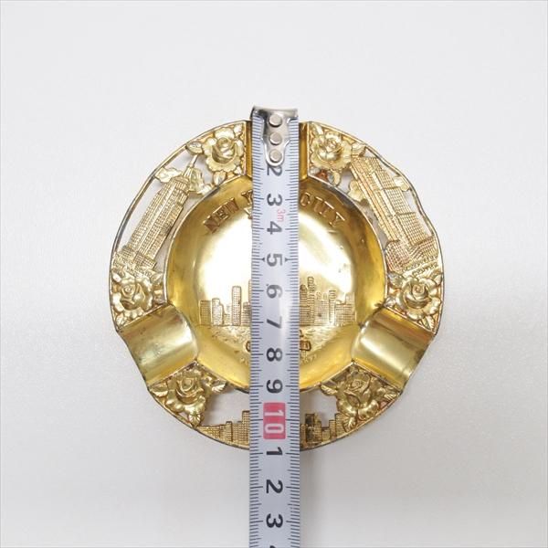 イタリア製 アンティーク灰皿　サッカー選手の模様 Amazon.co.jp: 灰皿 『 イタリアブラス シェル灰皿：ゴールド