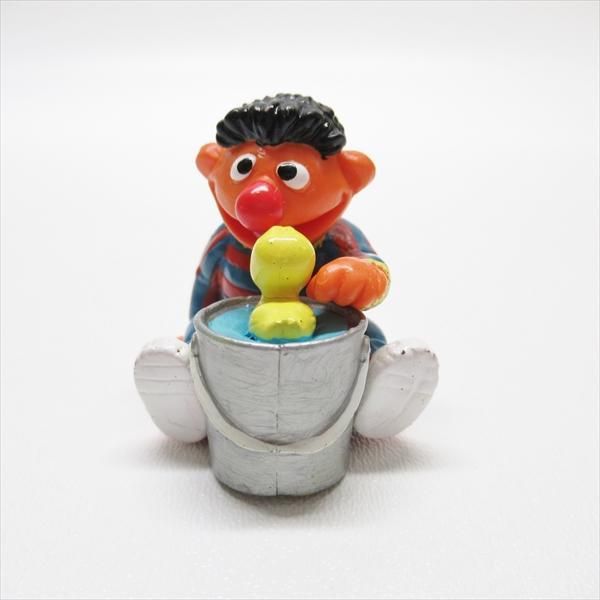 セサミストリート アーニー PVC トイ フィギュア バケツ