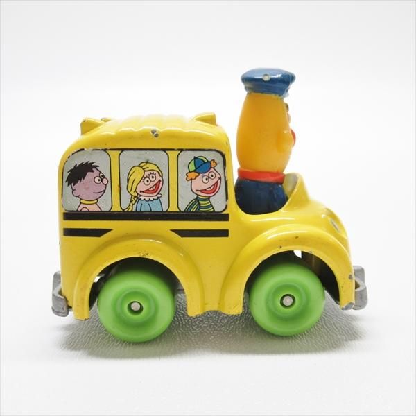 セサミストリート ダイキャスト ミニカー バート スクールバス
