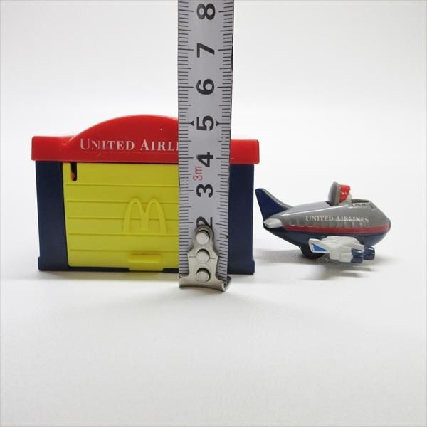マクドナルド ミールトイ ユナイテッド航空コラボ ロナルド飛行機と格納庫